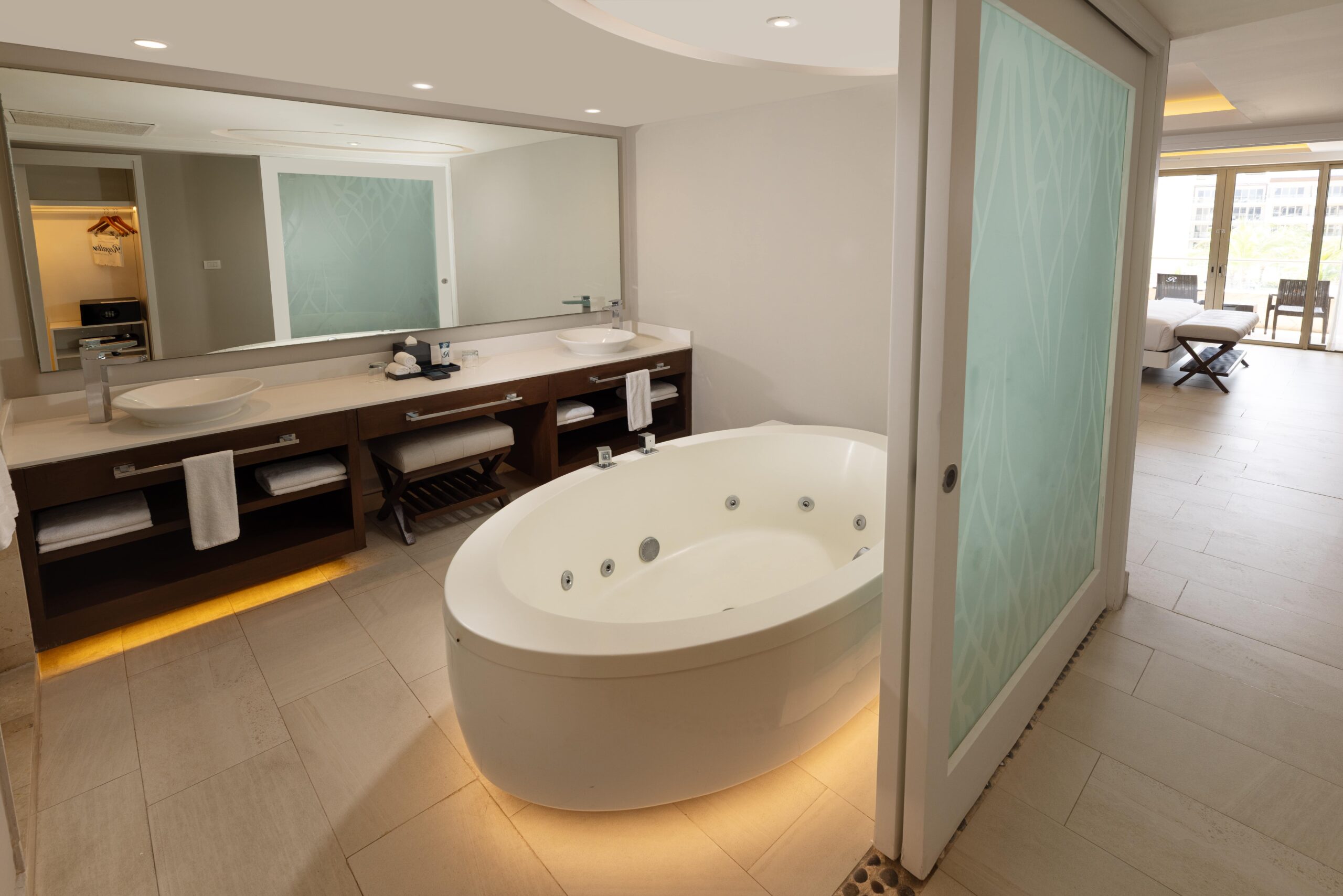 Luxury Family Suite bathroom