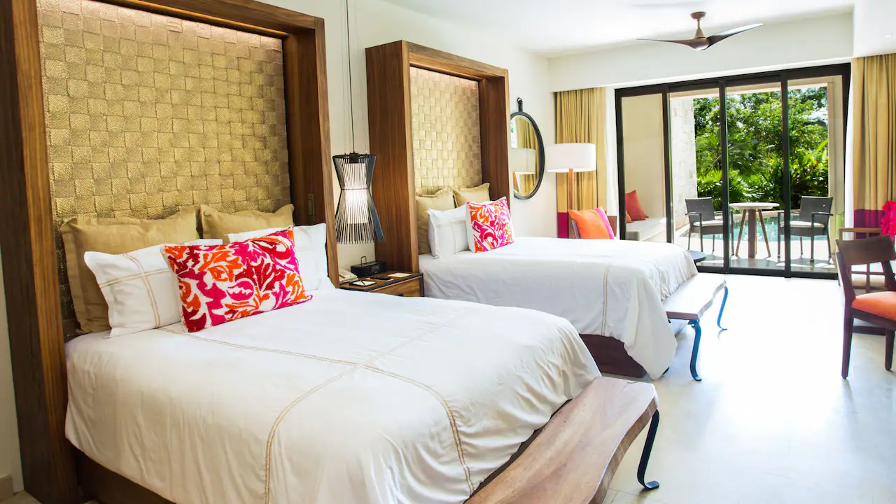 Preferred Club Junior Suite Swim Out Double Beds — Secrets Akumal