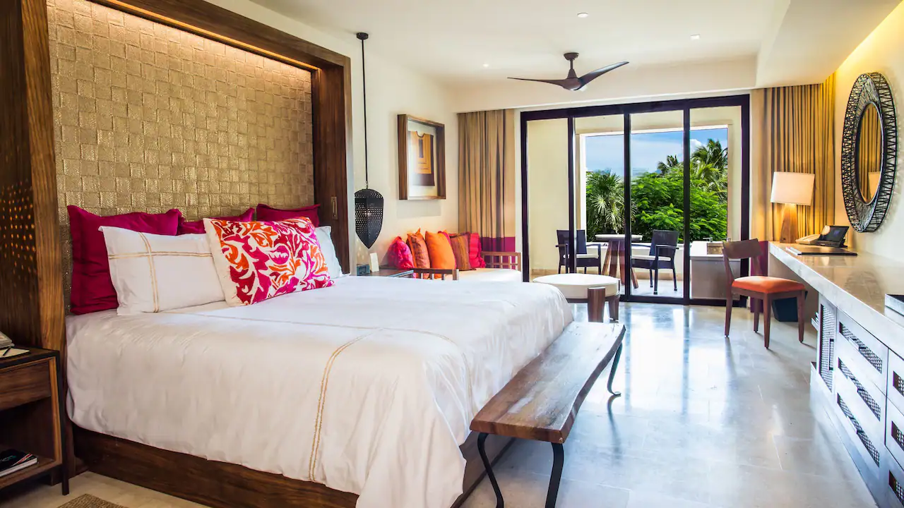 Preferred Club Junior Suite Tropical View King — Secrets Akumal