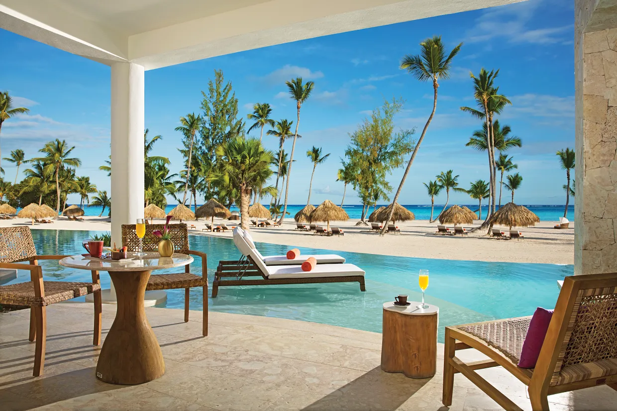 Preferred Club Bungalow Suite Swim Out Terrace — Secrets Cap Cana
