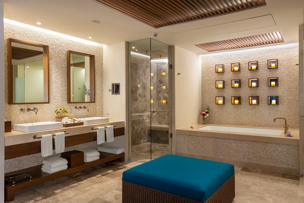 Preferred Club Governor Suite Swim Out bathroom — Secrets Maroma Beach