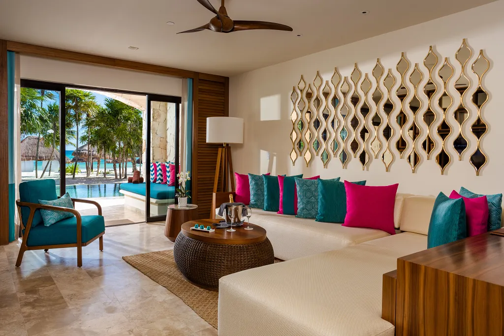 Preferred Club Governor Suite Swim Out living area — Secrets Maroma Beach