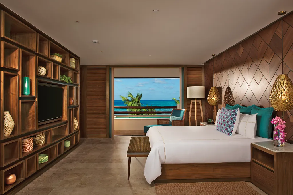 Preferred Club Honeymoon Suite king bed — Secrets Maroma Beach