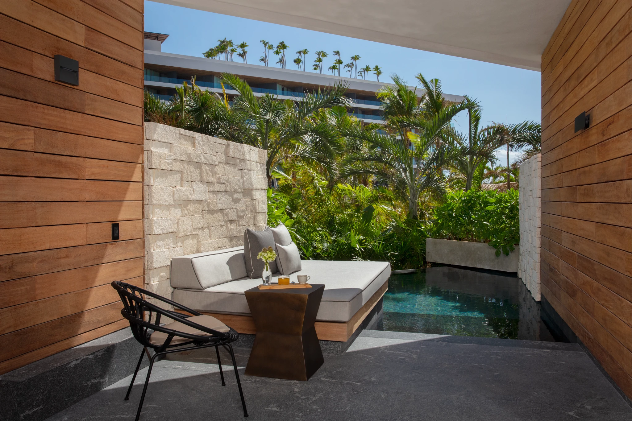 Preferred Club Junior Suite Swim Out private pool — Secrets Moxché