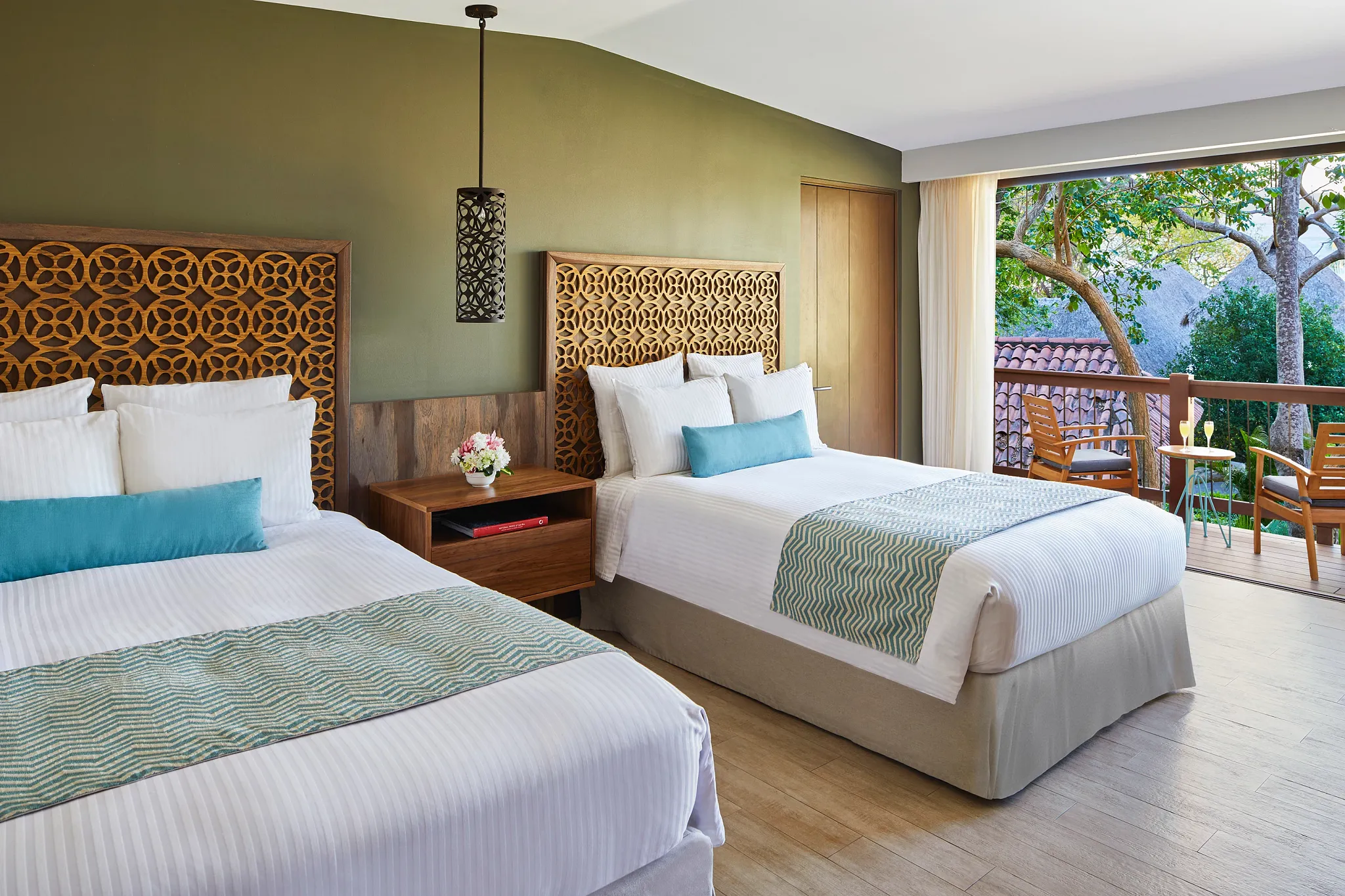 Bungalow Suite Tropical View — Double Beds — Secrets Papagayo