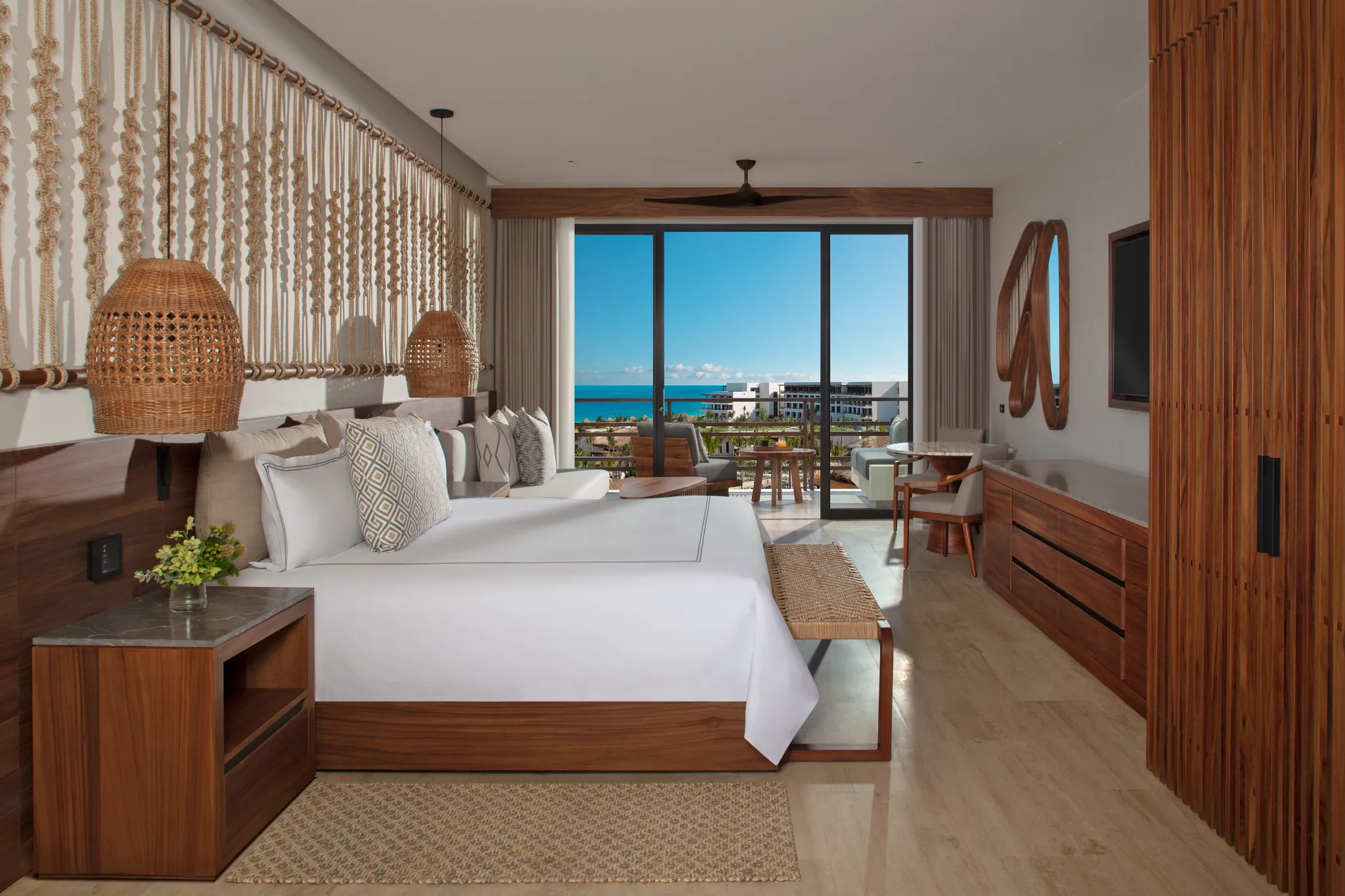 Junior Suite Ocean View King Bed