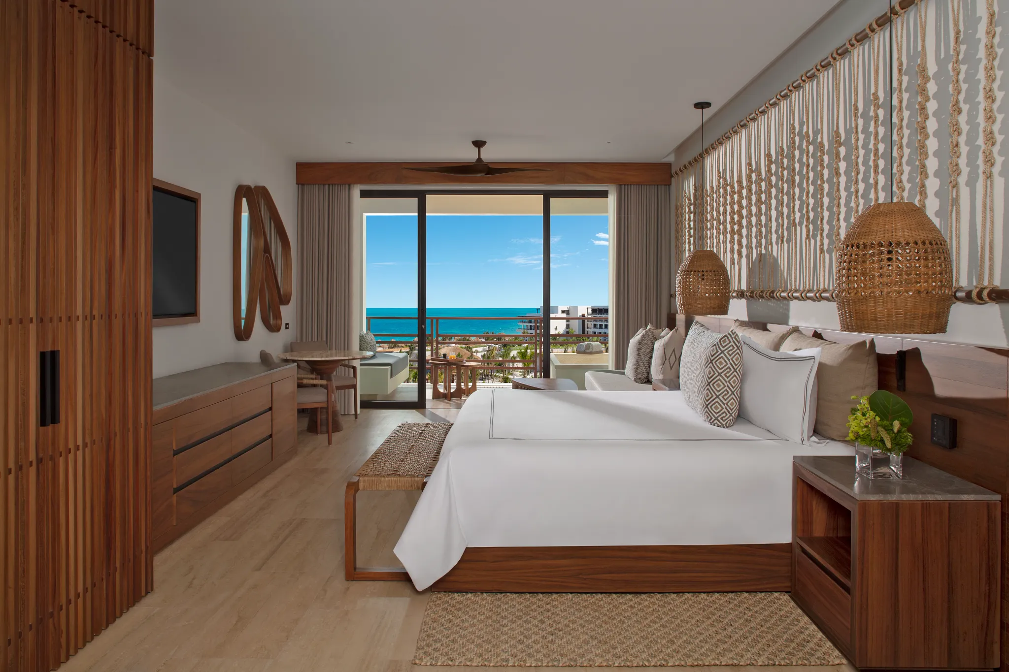 Preferred Club Junior Suite Ocean View King Bed