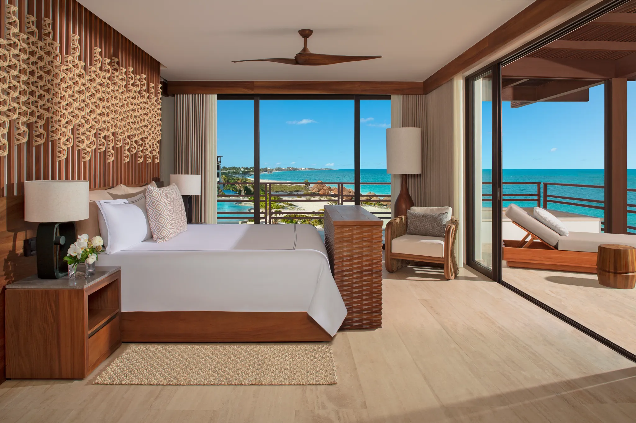 Presidential Suite Ocean Front King Bed