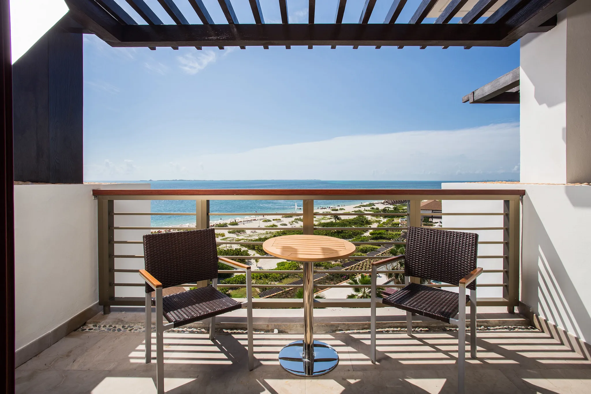 Junior Suite Ocean View terrace — Secrets Playa Mujeres