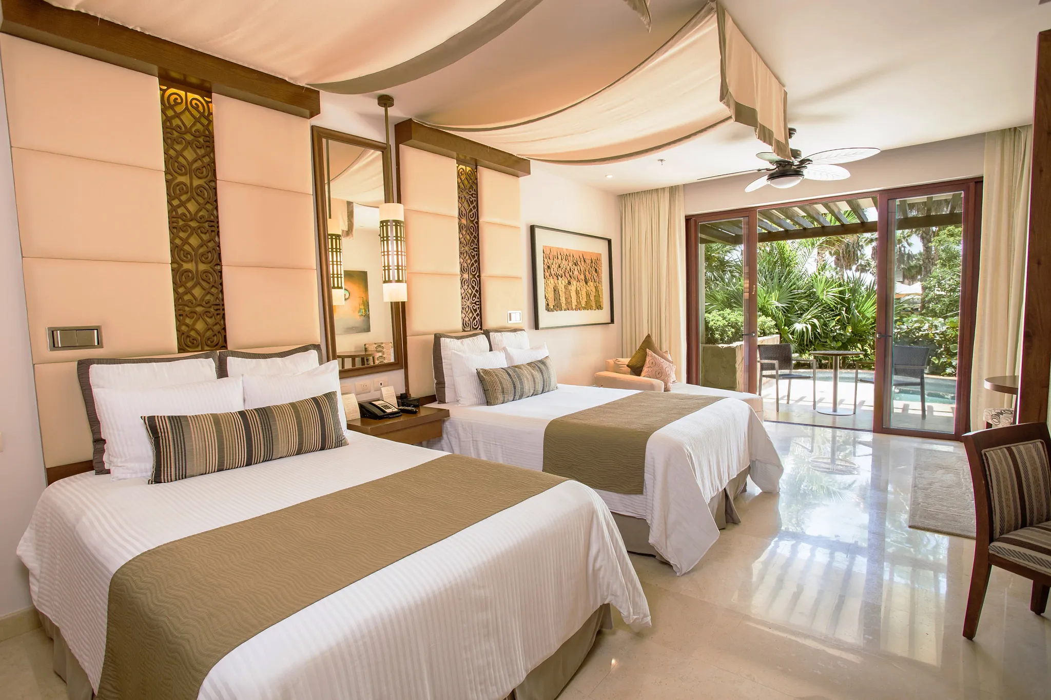 Junior Suite Swim Out double bed — Secrets Playa Mujeres