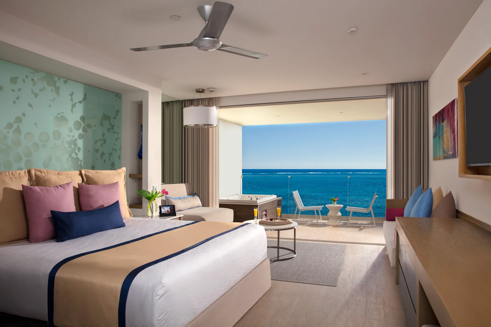 PC Junior Suite Ocean Front at Secrets Riviera Cancun