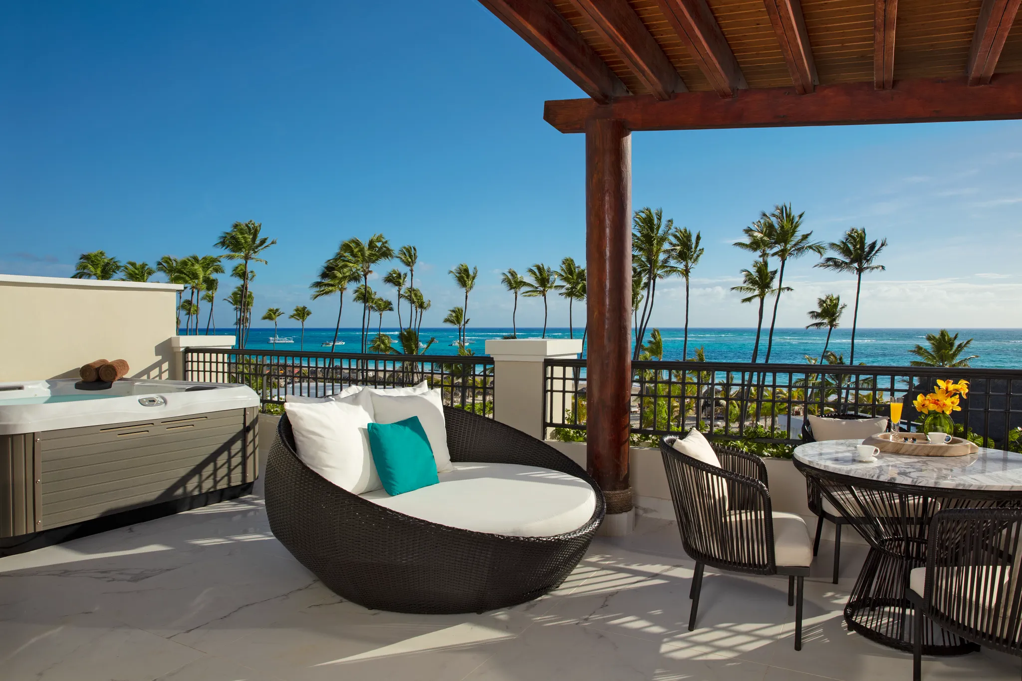 Preferred Club Master Suite Ocean Front terrace — Secrets Royal Beach Punta Cana