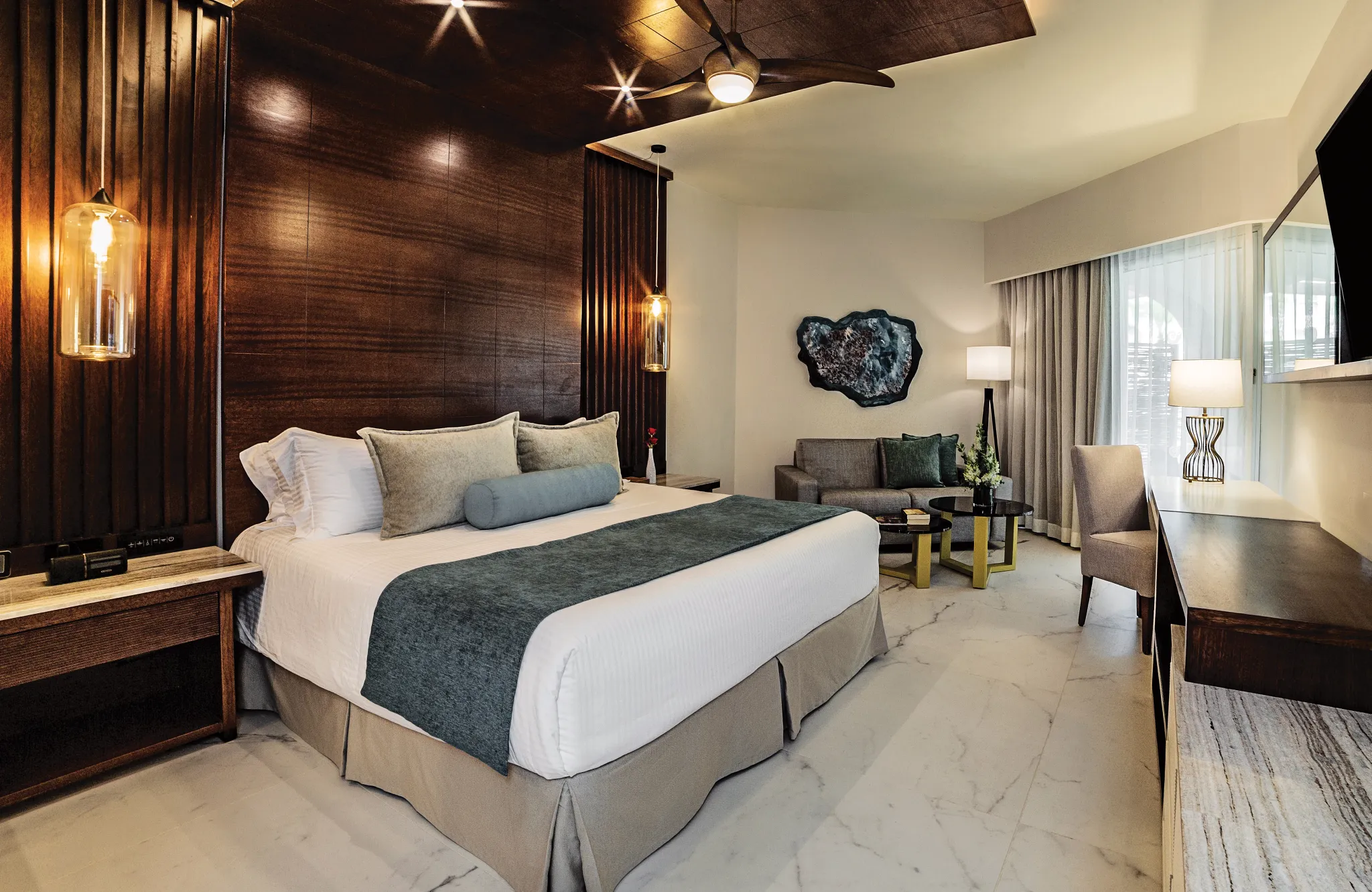 Junior Suite Tropical View room