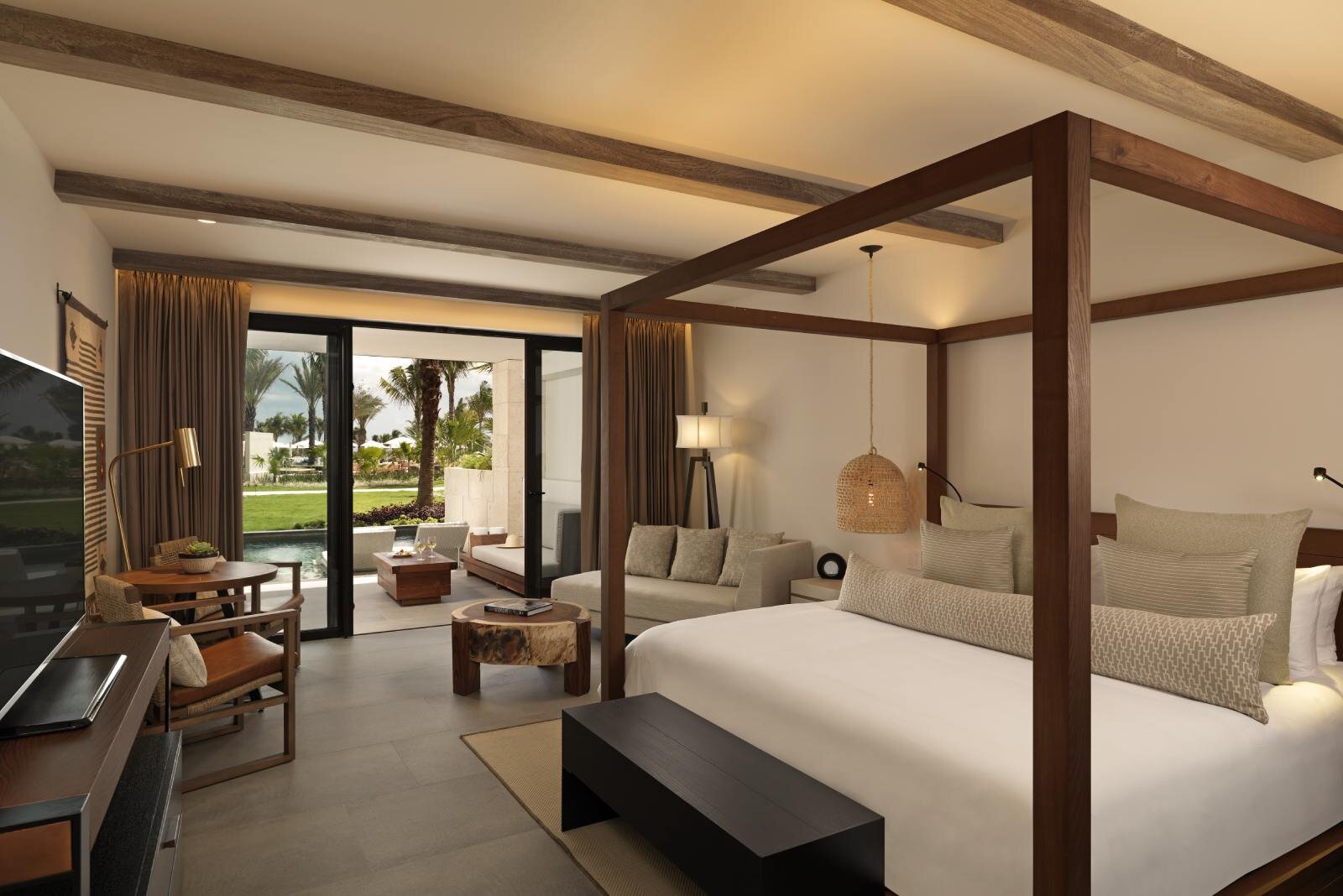 UNICO 20°87° Alcoba Swim-up Pool