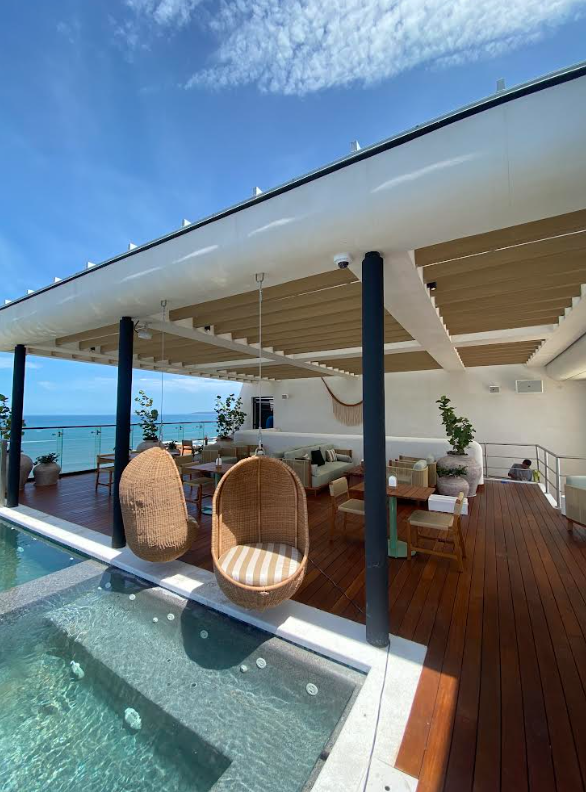 Alto 20°105° Rooftop pool — UNICO 20°105°