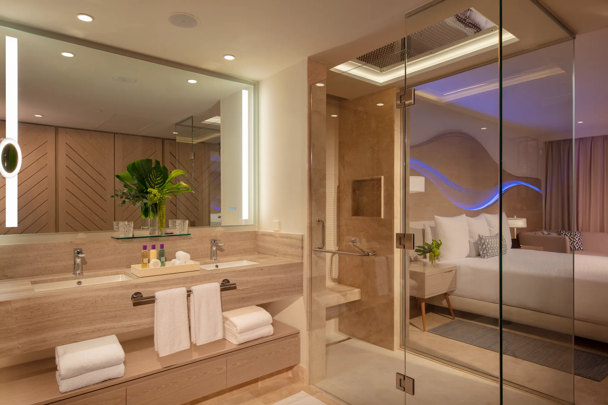 xcelerate Jr. Suite Live Big Ocean Front bathroom — Breathless Cancun Soul