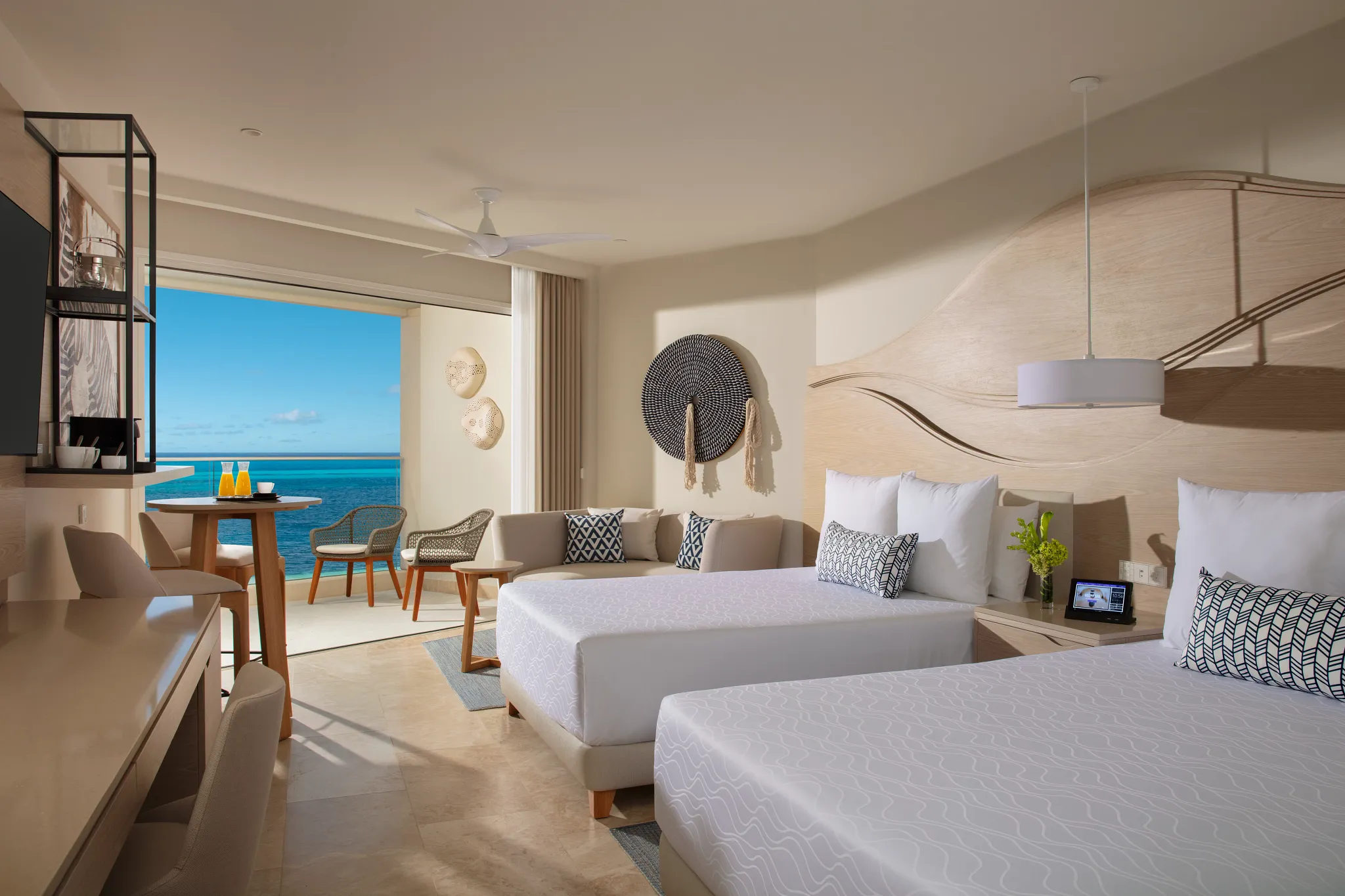 xcelerate Jr. Suite Ocean View — Breathless Cancun Soul