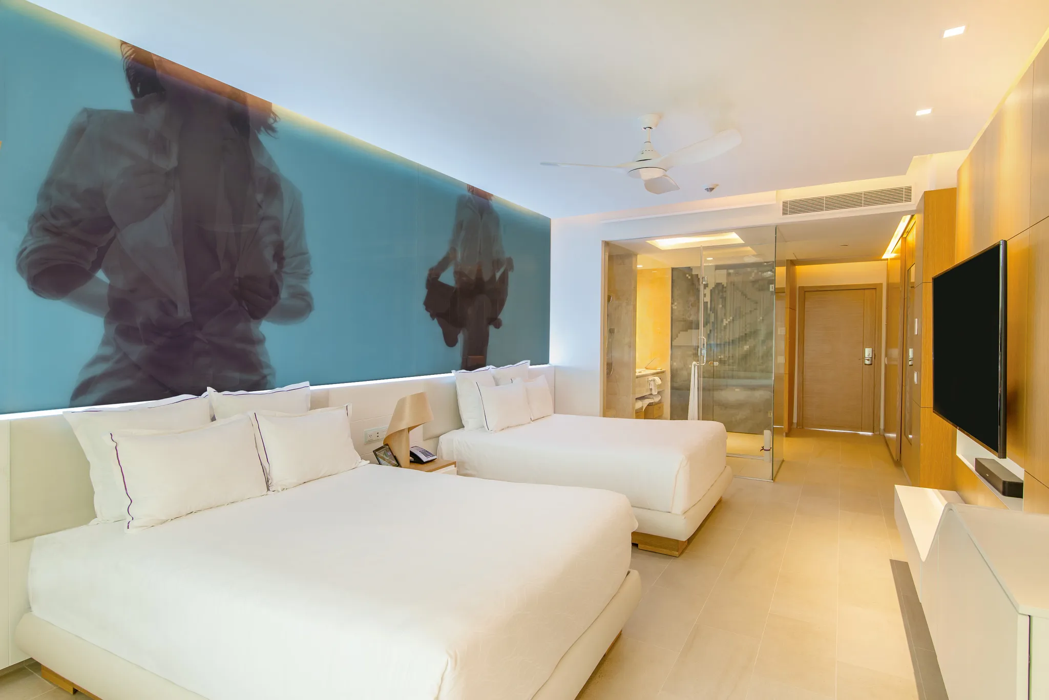 xhale Club Junior Suite Swim Up Double Beds