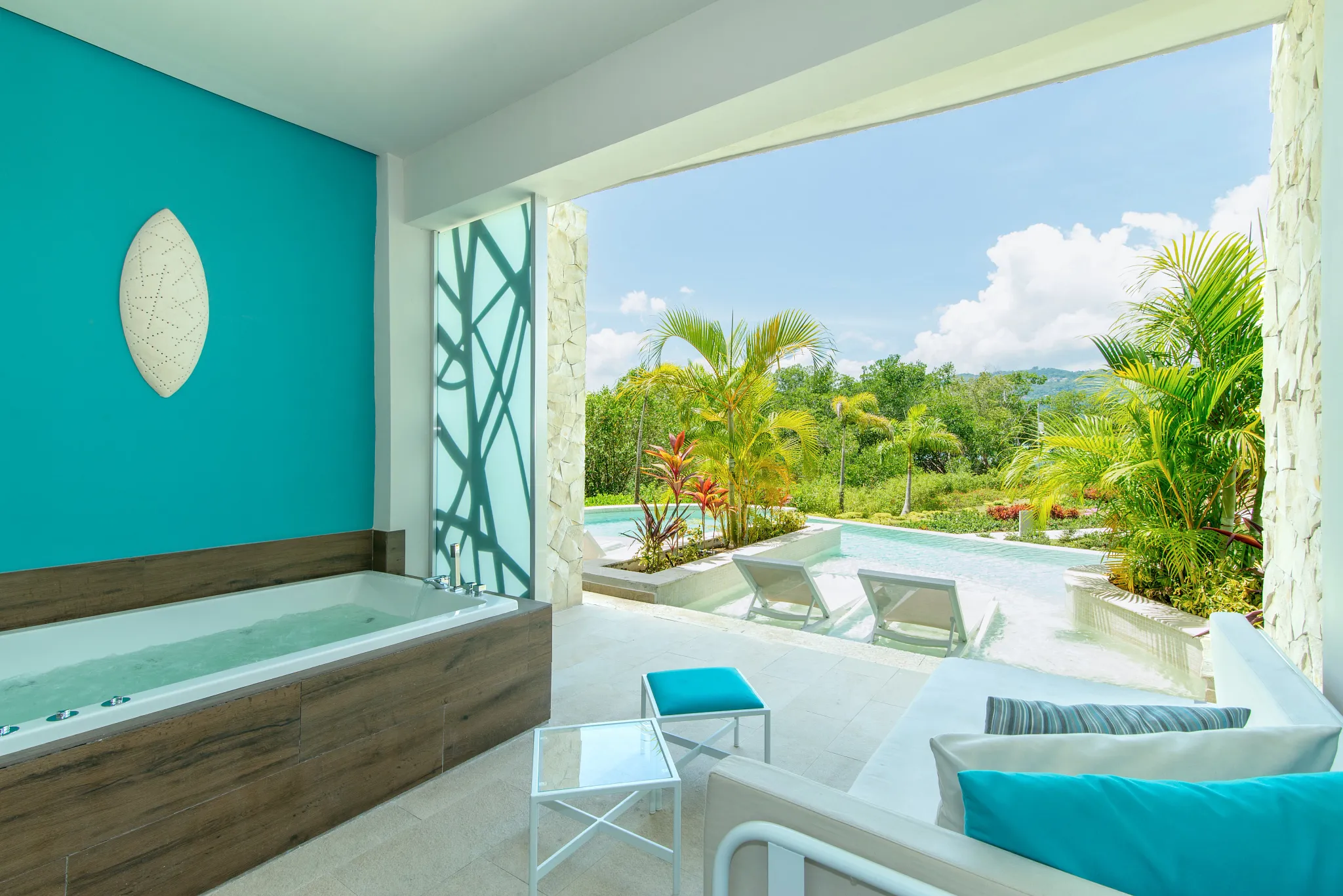 xhale Club Junior Suite Swim Up — Breathless Montego Bay
