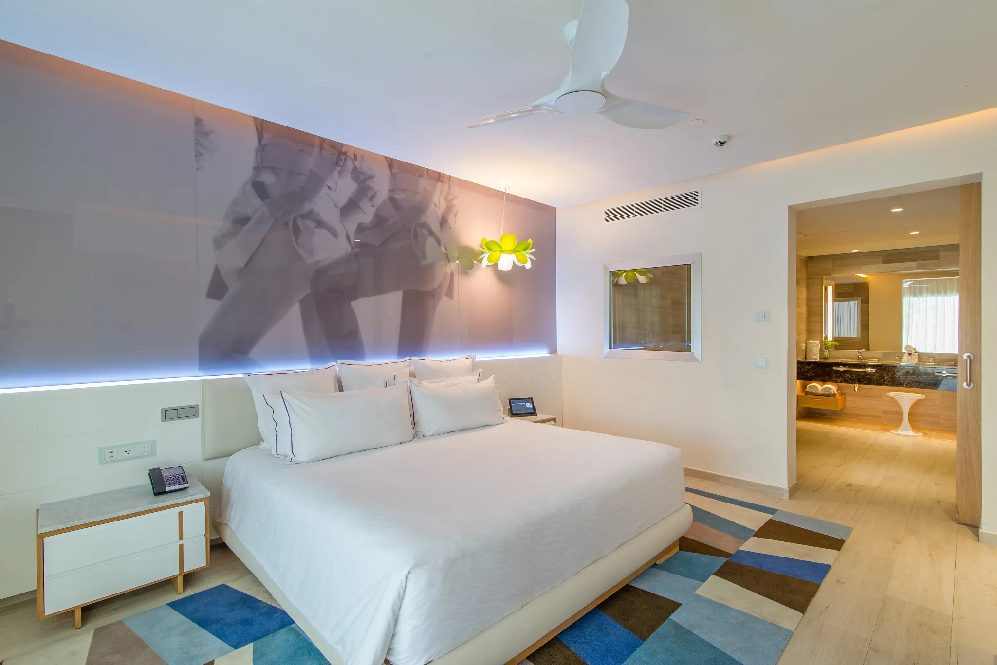 xhale Club Master Suite Swim Out King Bed