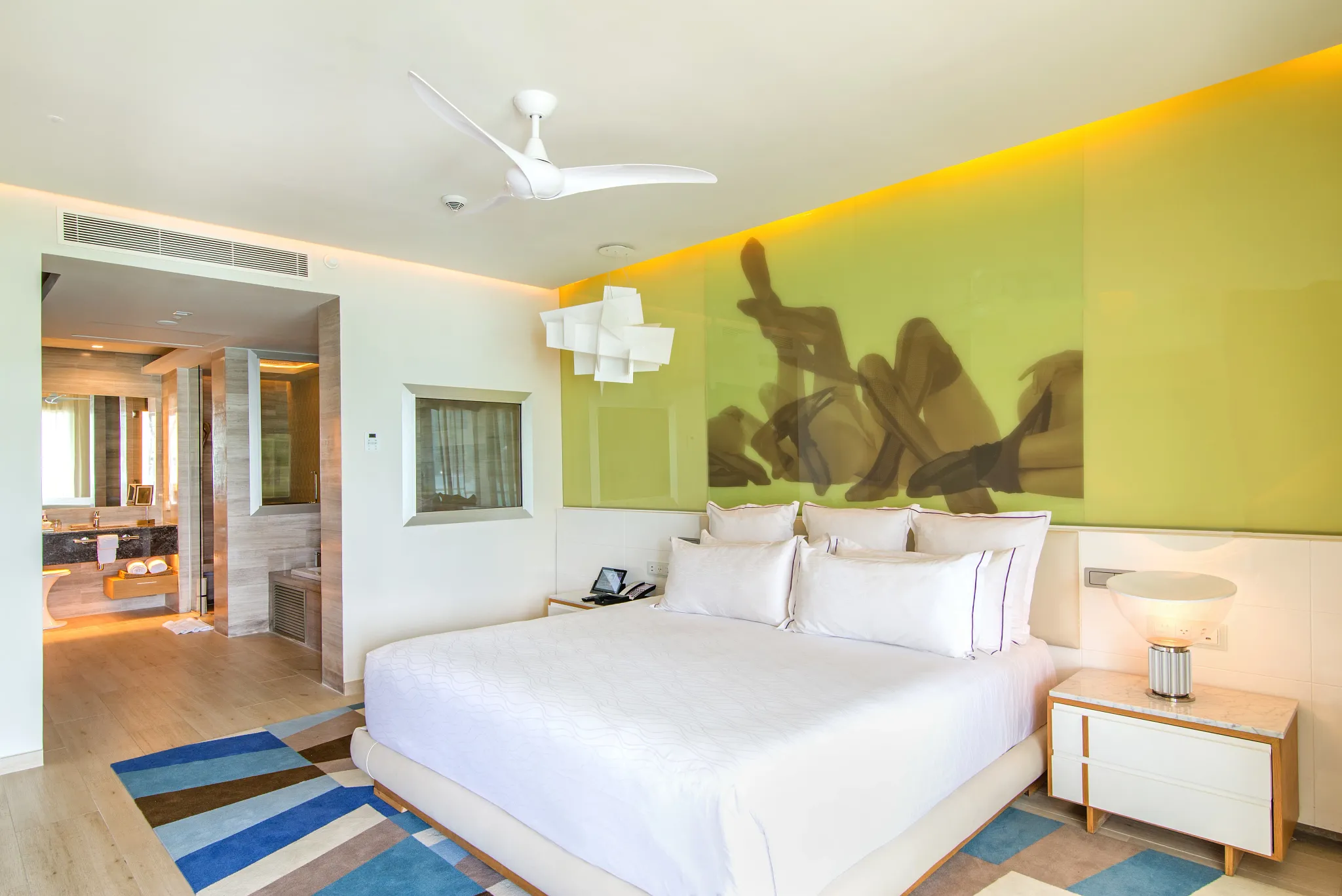 xhale Club Presidential Suite King Bed