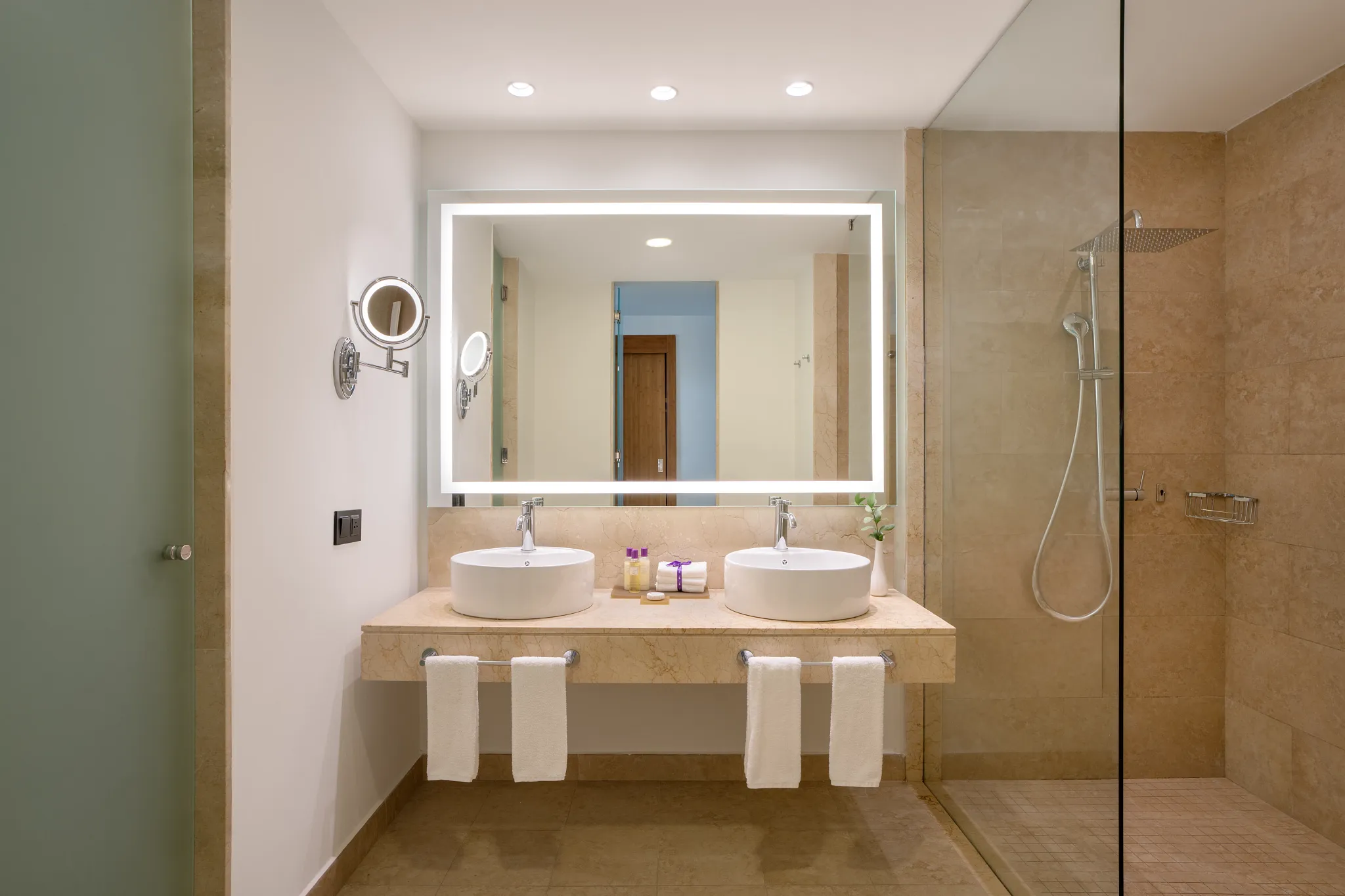 xhale club Junior Suite Partial Ocean View — Bathroom