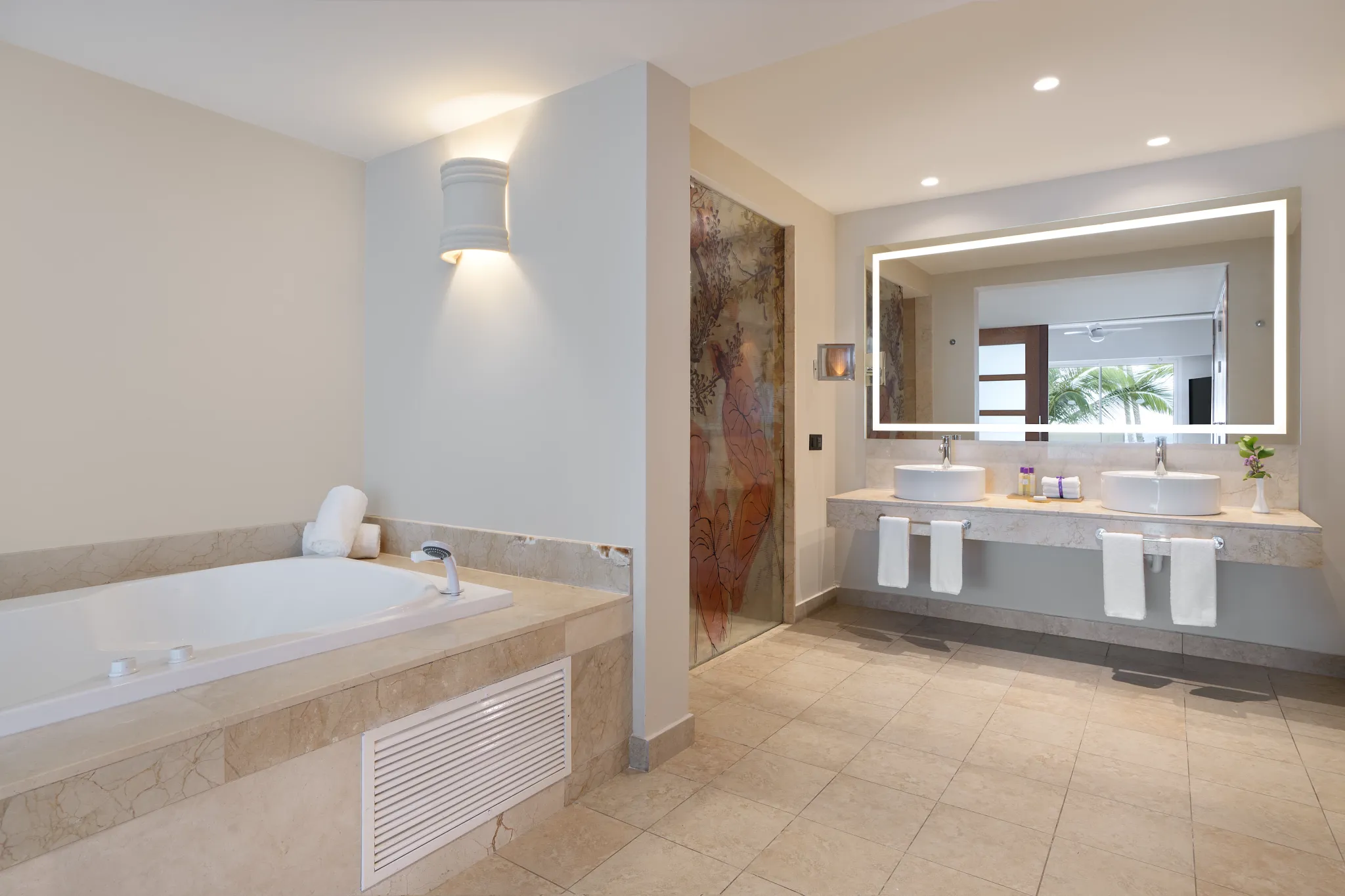 xhale club Master Suite Ocean Front — Bathroom