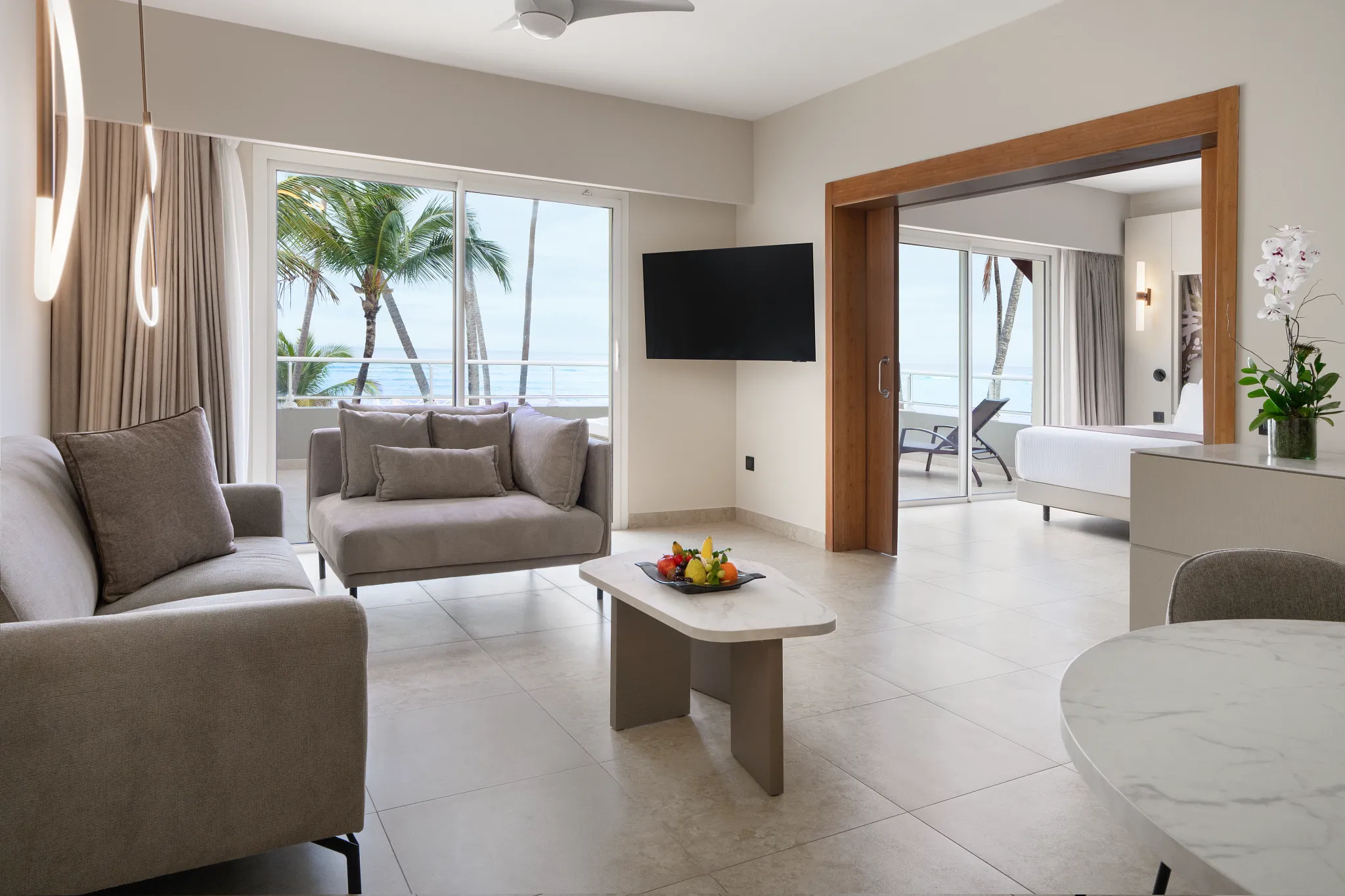 xhale club Master Suite Ocean Front — Living Room
