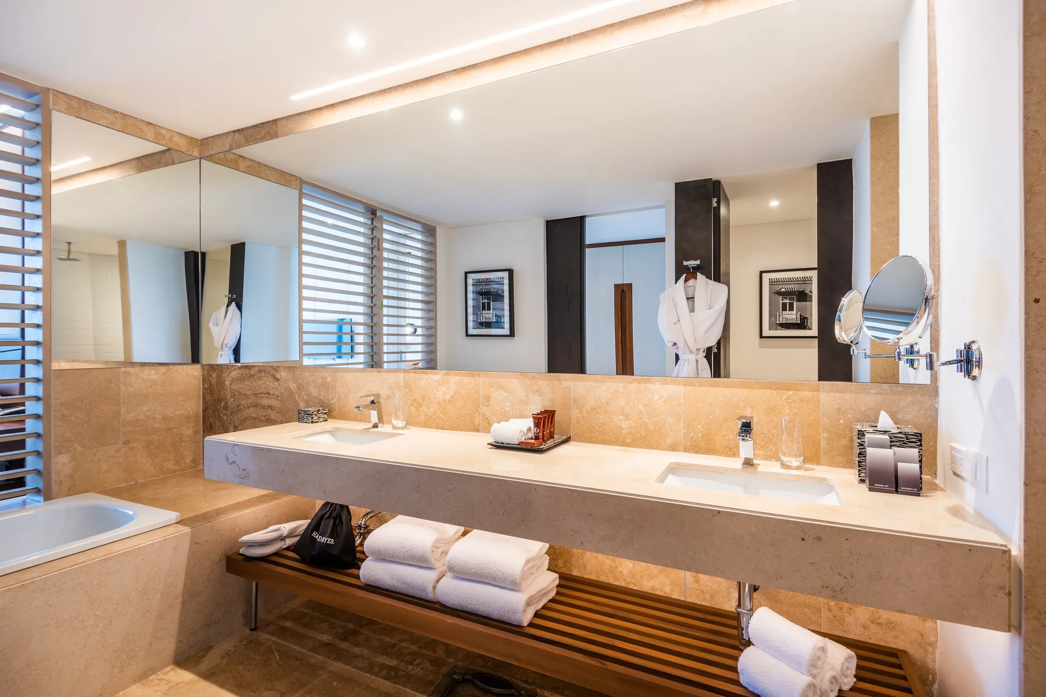 Preferred Club Master Suite Swim-Out Bathroom — Dreams Karibana Cartagena