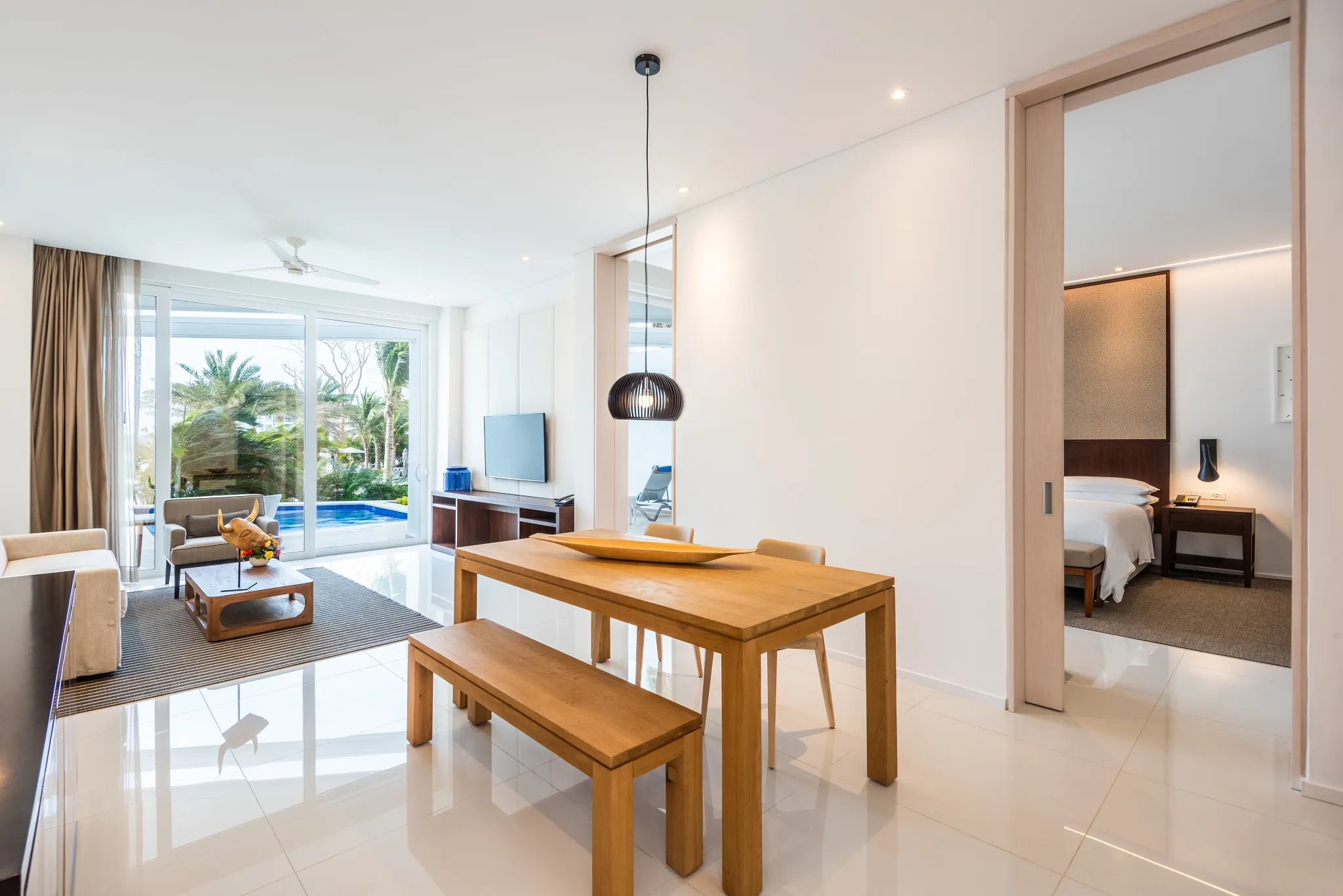 Preferred Club Master Suite Swim-Out Dining Area — Dreams Karibana Cartagena