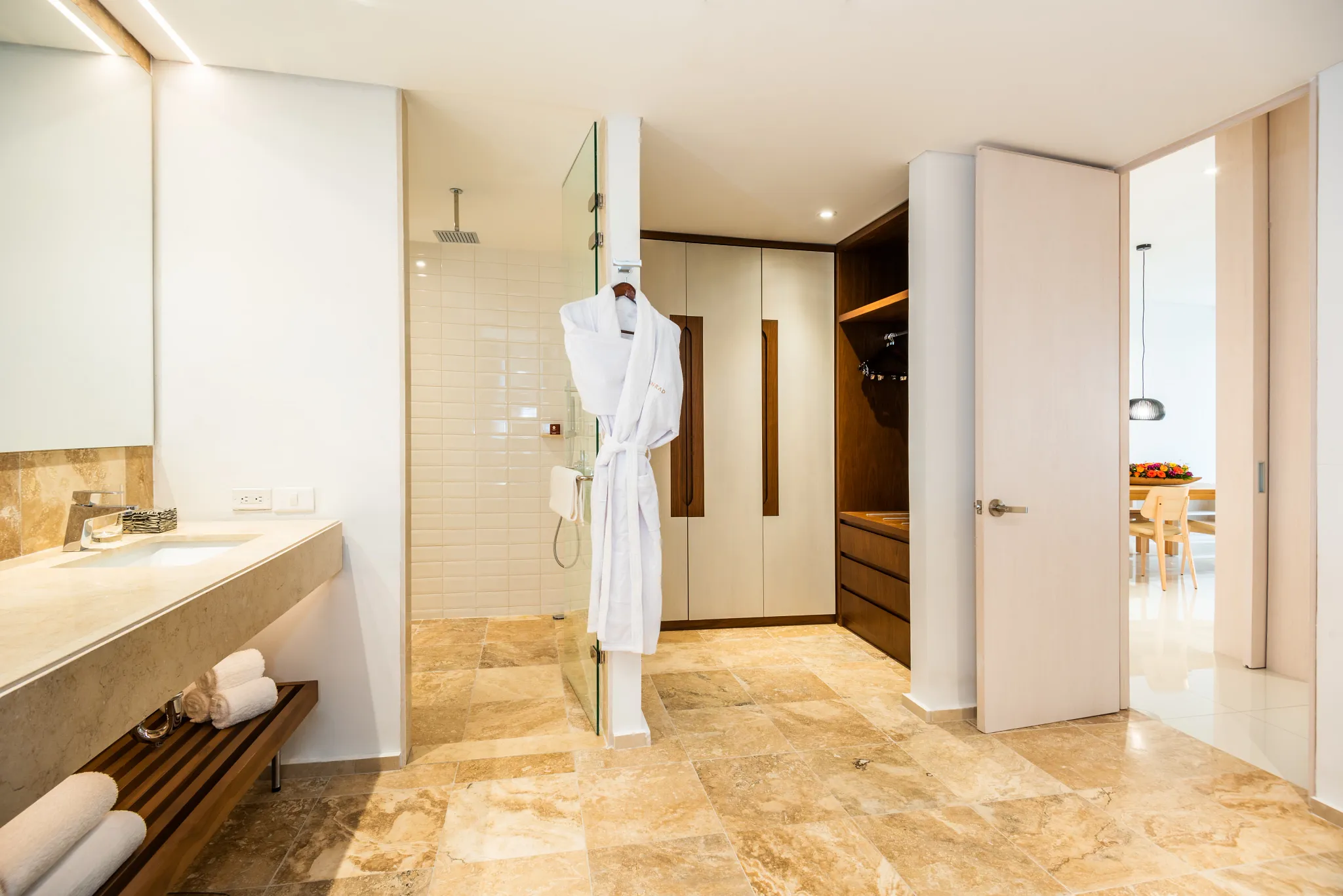 Preferred Club Presidential Suite Oceanfront Bathroom — Dreams Karibana Cartagena