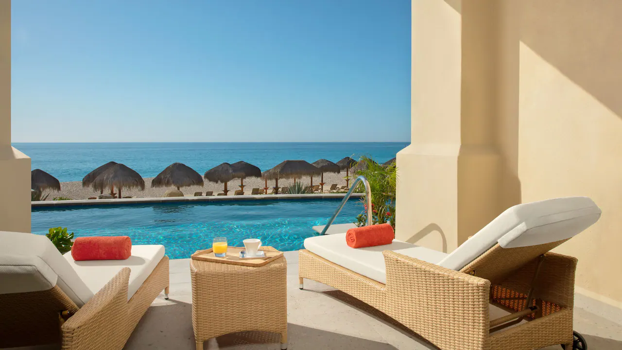Preferred Club One Bedroom Suite Ocean Front Swim-Out Terrace — Dreams Los Cabos