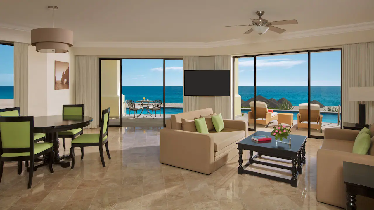 Preferred Club Presidential Suite Ocean Front Swim-Out Living Area — Dreams Los Cabos