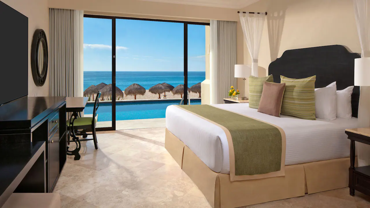 Preferred Club Presidential Suite Ocean Front Swim-Out — Dreams Los Cabos