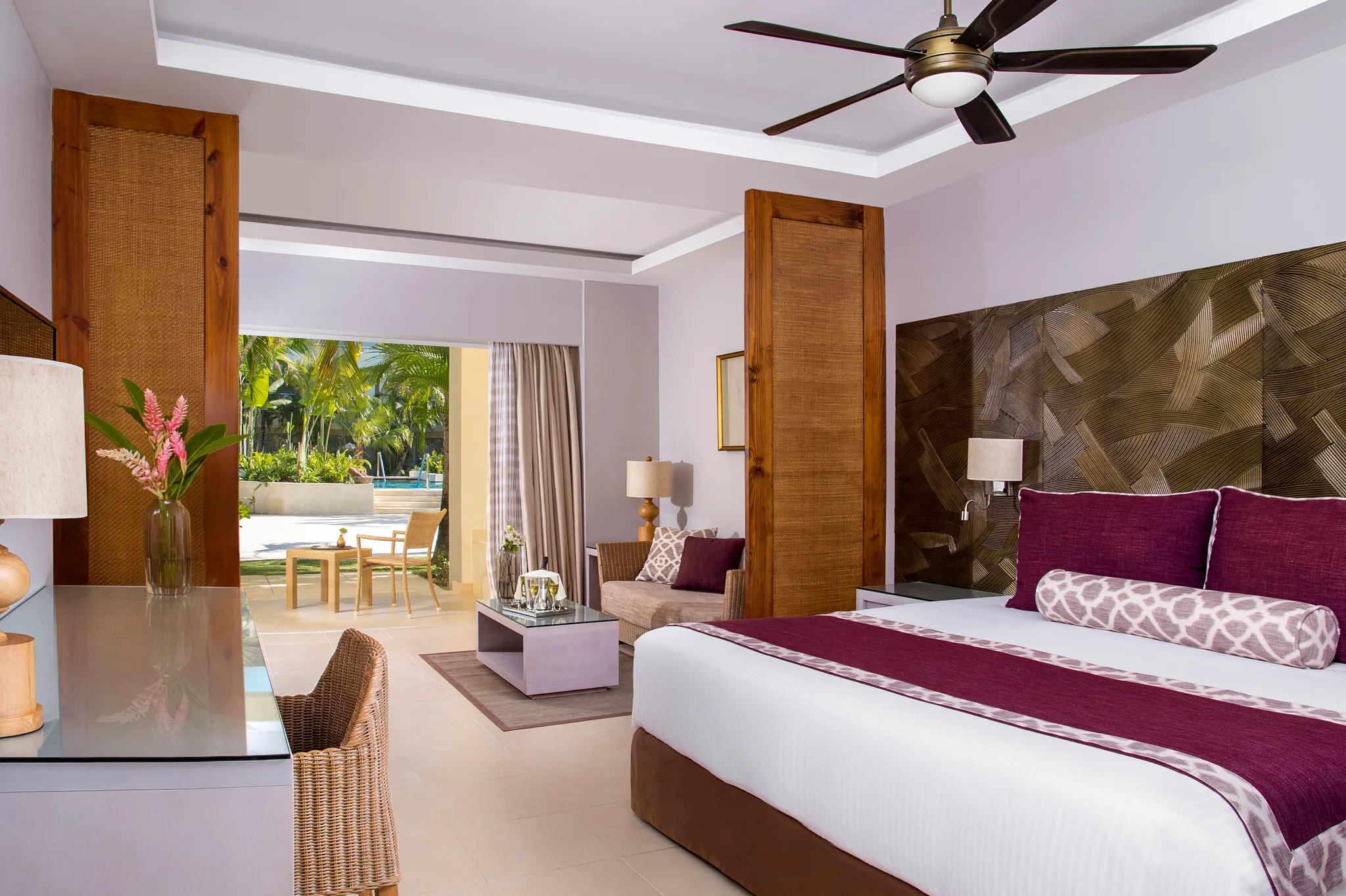 Deluxe Pool View King Bed