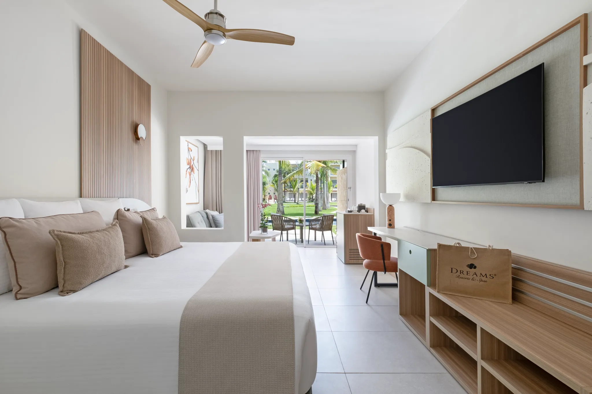 Preferred Club Junior Suite King Bed