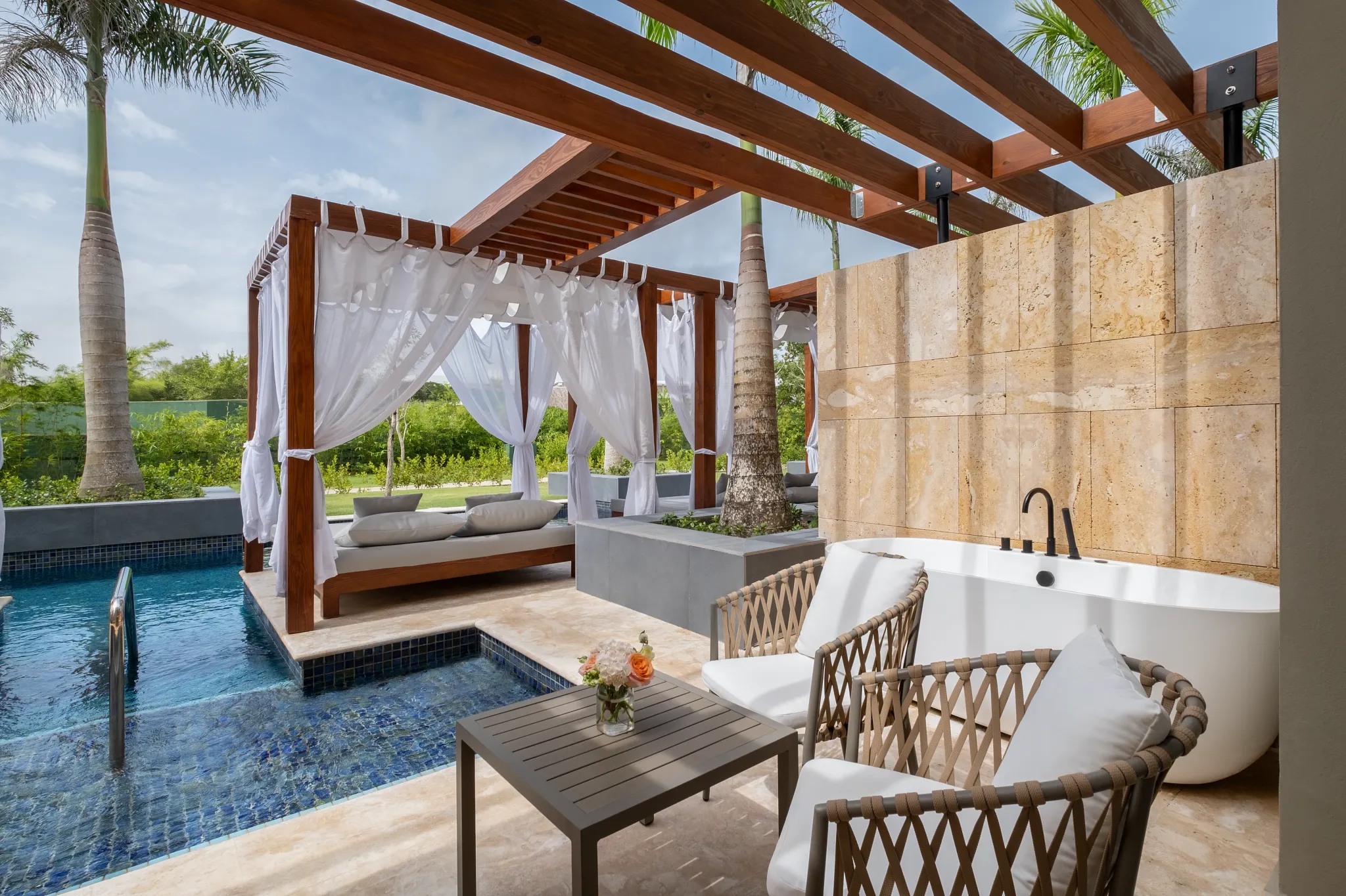 Preferred Club Junior Suite Swim Out Dreams Royal Beach