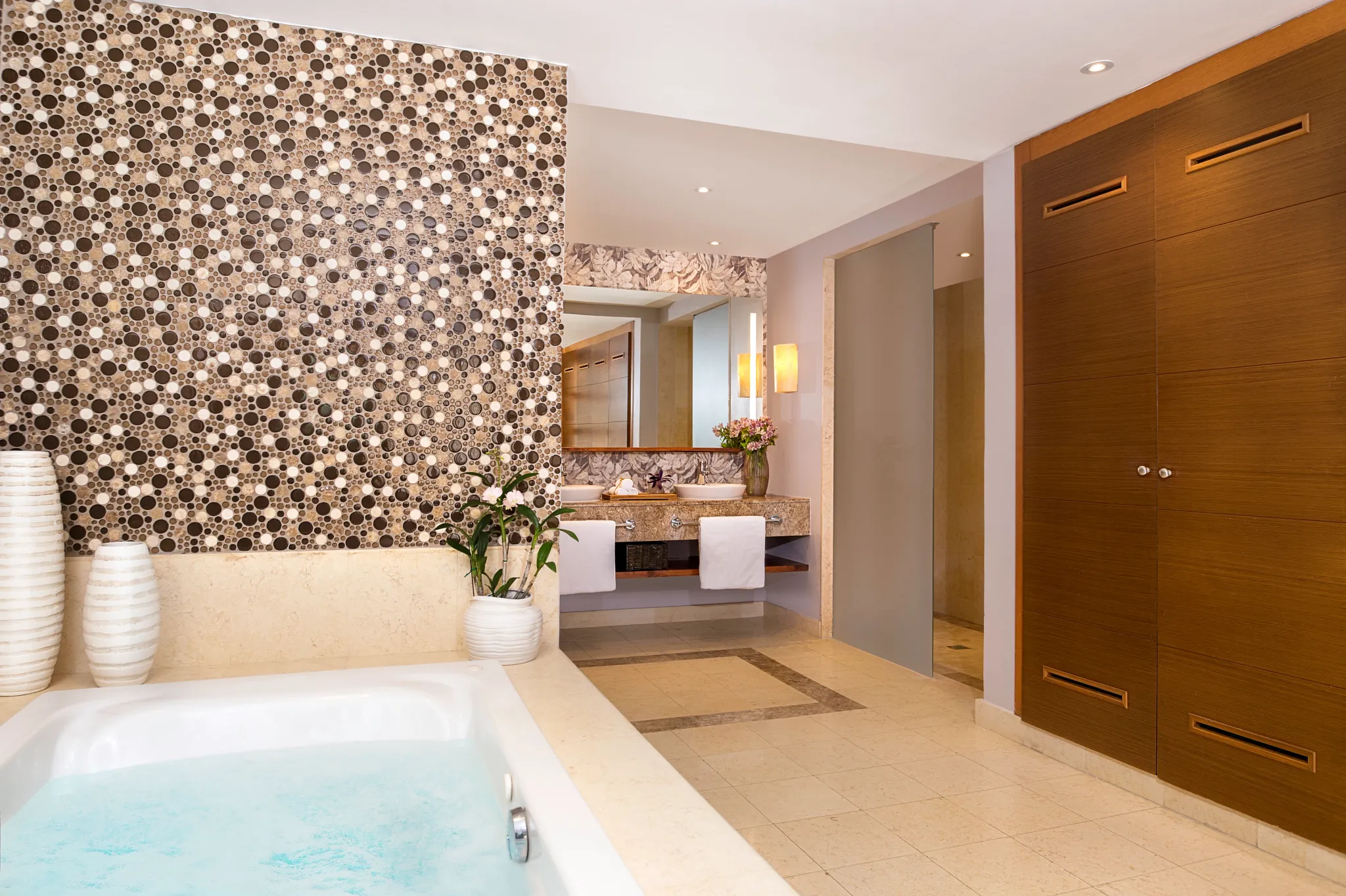 Preferred Club Master Suite Ocean Front Bathroom