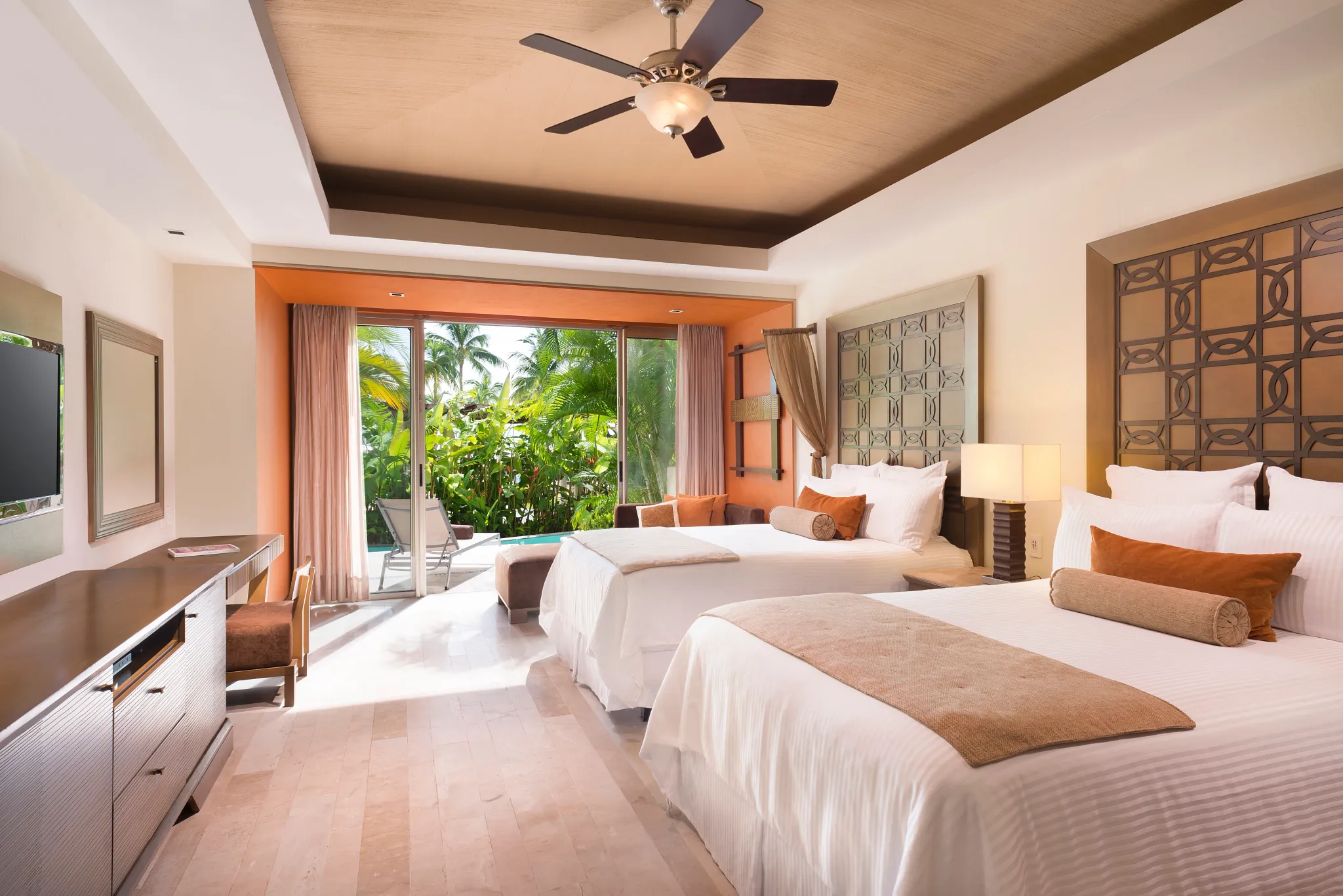 Junior Suite Swim Out double beds — Dreams Vallarta Bay