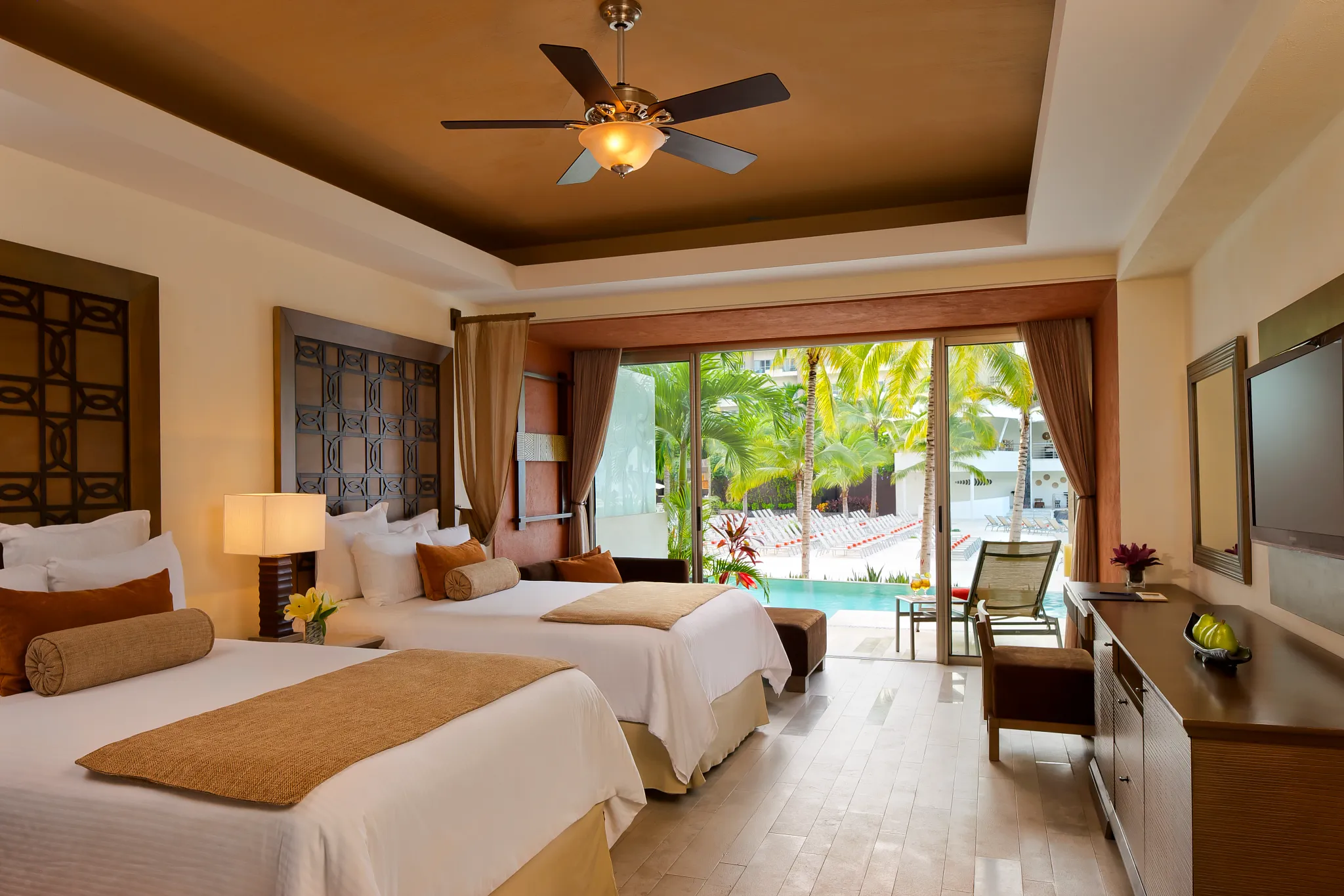 Preferred Club Junior Suite Swim Out double beds — Dreams Vallarta Bay