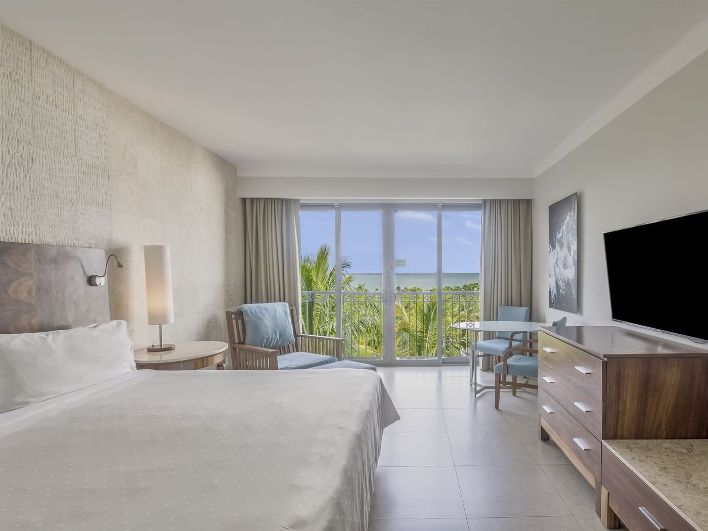 Fiesta Club Premium Sunset View king bed