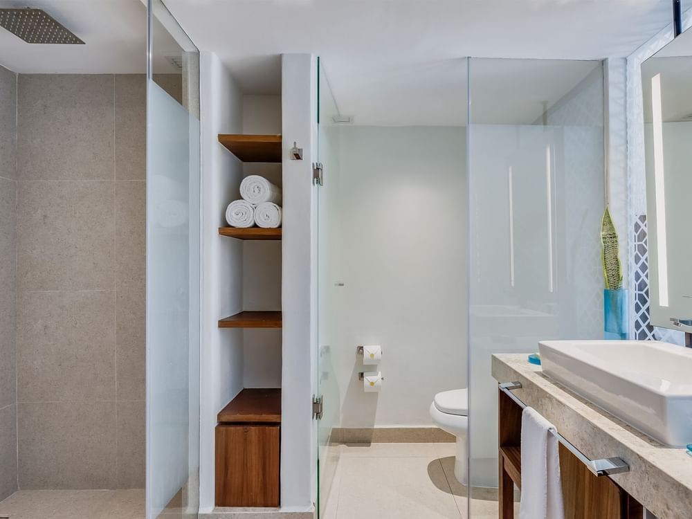 Serenity Ocean View bathroom