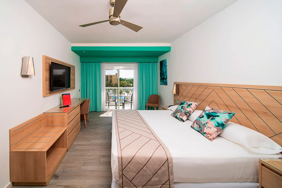 Connecting Standard Double with Sea View — Hotel Riu Ocho Rios