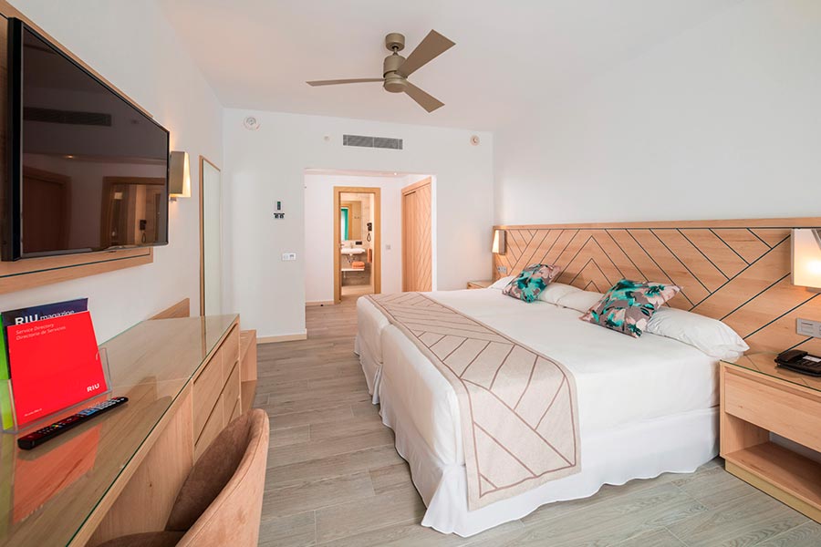 Double Standard — Hotel Riu Ocho Rios