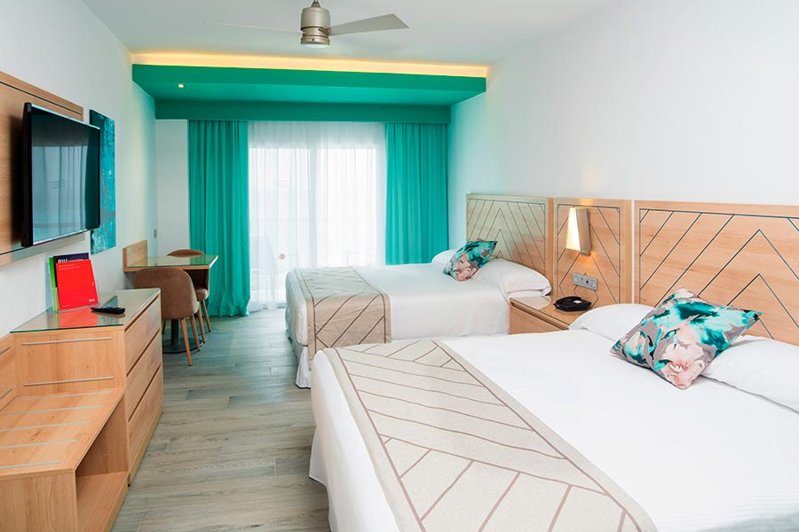 Family Room — Hotel Riu Ocho Rios