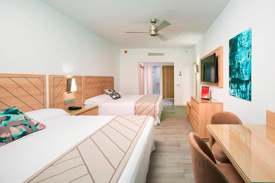 Family Room — Hotel Riu Ocho Rios
