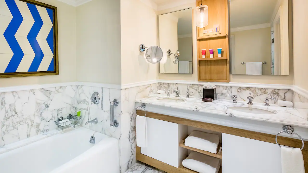 One-Bedroom Ocean View Suite bathroom