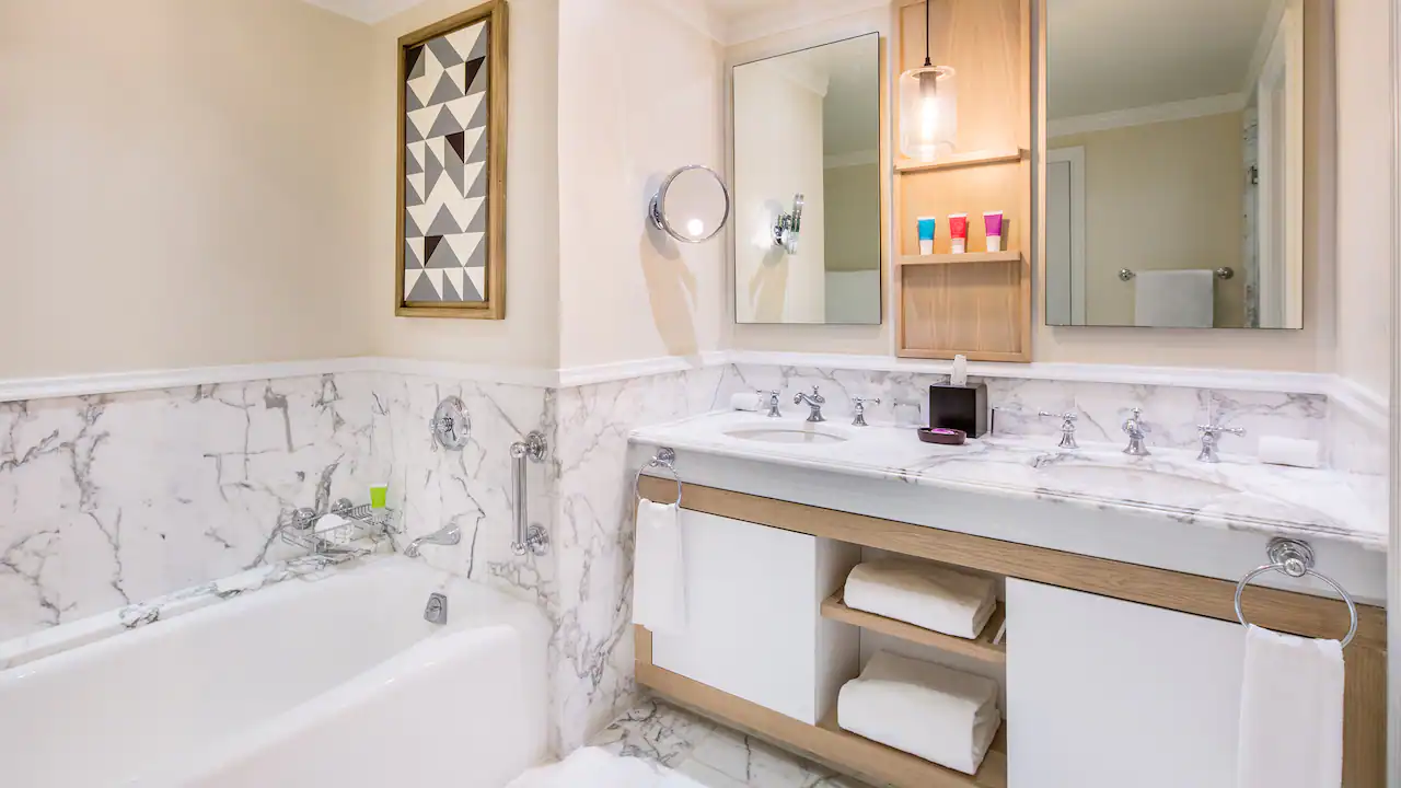 Resort View bathroom