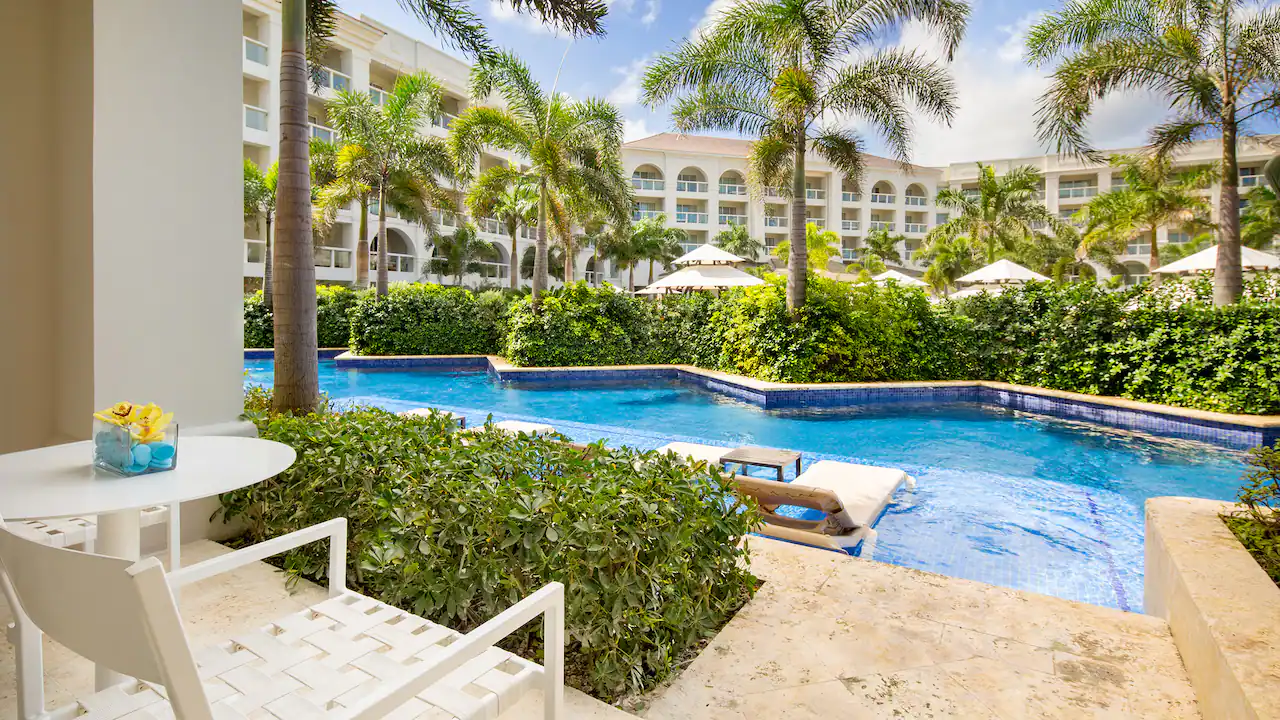 Hyatt Zilara Rose Hall Swim-Up King