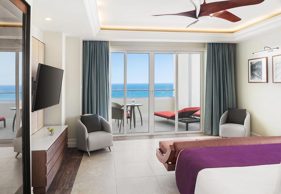 One Bedroom Grand Luxe Oceanfront Suite — Jewel Grande